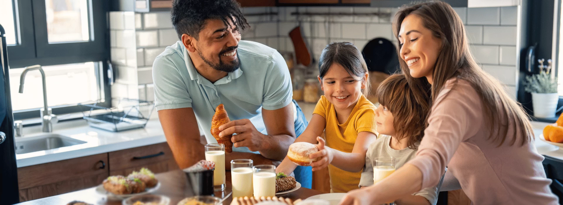 Pai abraçando a filha