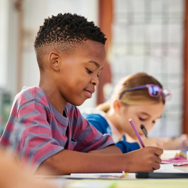 Como a alimentação afeta o comportamento e a concentração escolar das crianças?