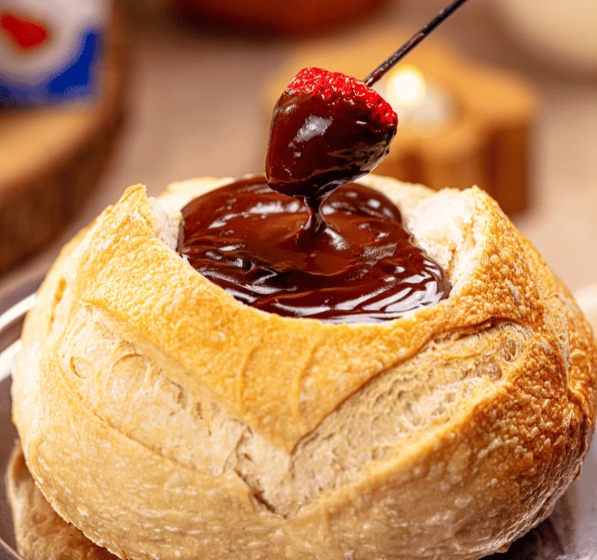 Fondue de chocolate com pão italiano