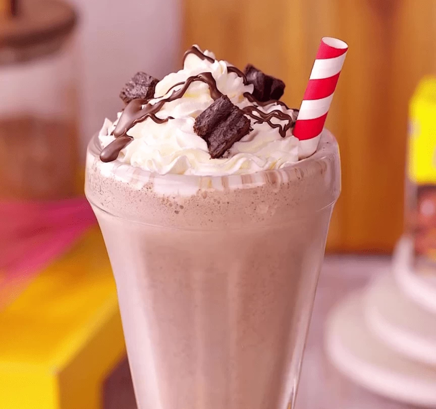Milkshake de Piracanjuba Pirakids com brownie