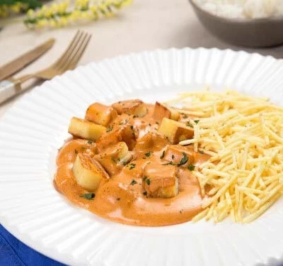 Estrogonofe com queijo coalho