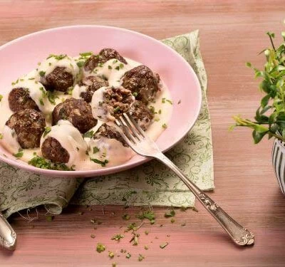 Almôndegas ao molho de queijos