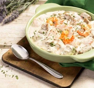 Nhoque de banana-da-terra com camarão na manteiga