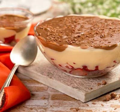 Bombom de morango na travessa Zero Lactose