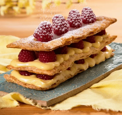 Mil folhas de creme e morango