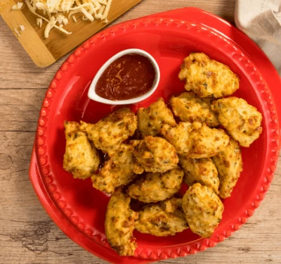 Bolinho de arroz com queijo