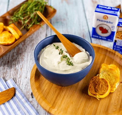 Creme de alho com tomilho