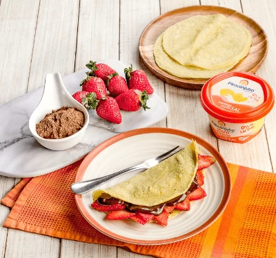 Crepioca de morango e calda de chocolate Zero Lactose