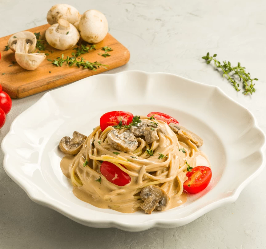 Espaguete ao molho cremoso de cogumelos