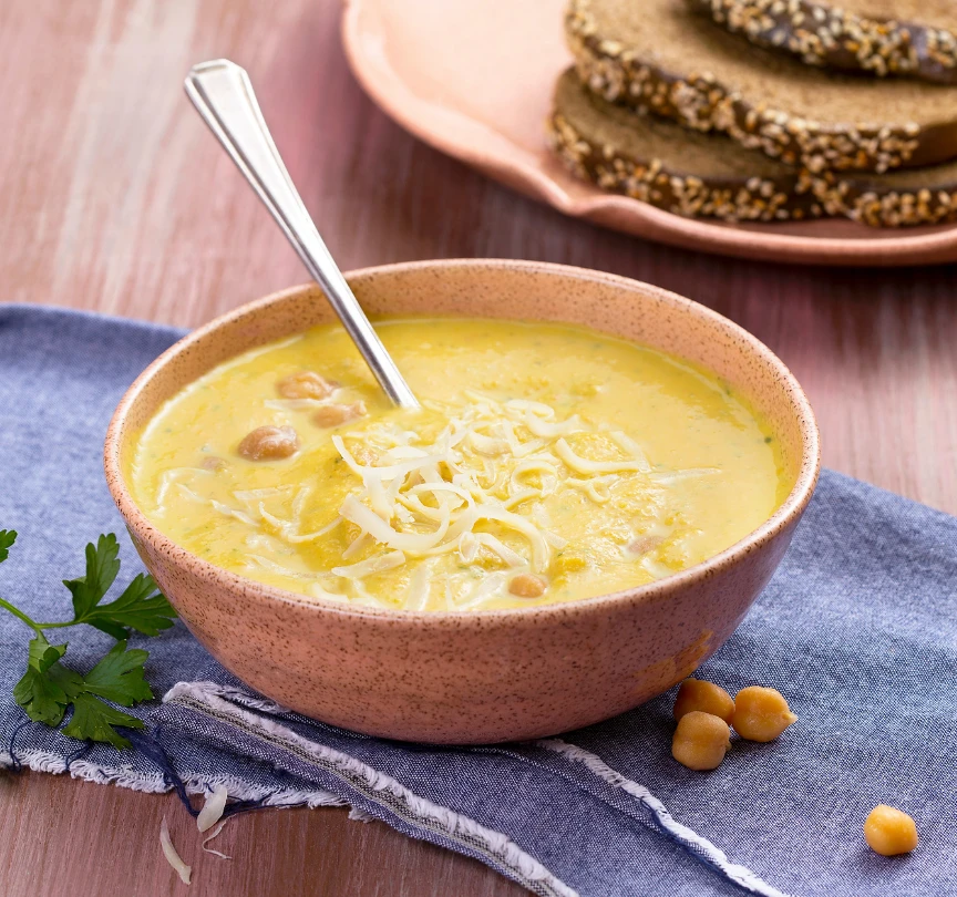 Sopa de grão-de-bico e legumes